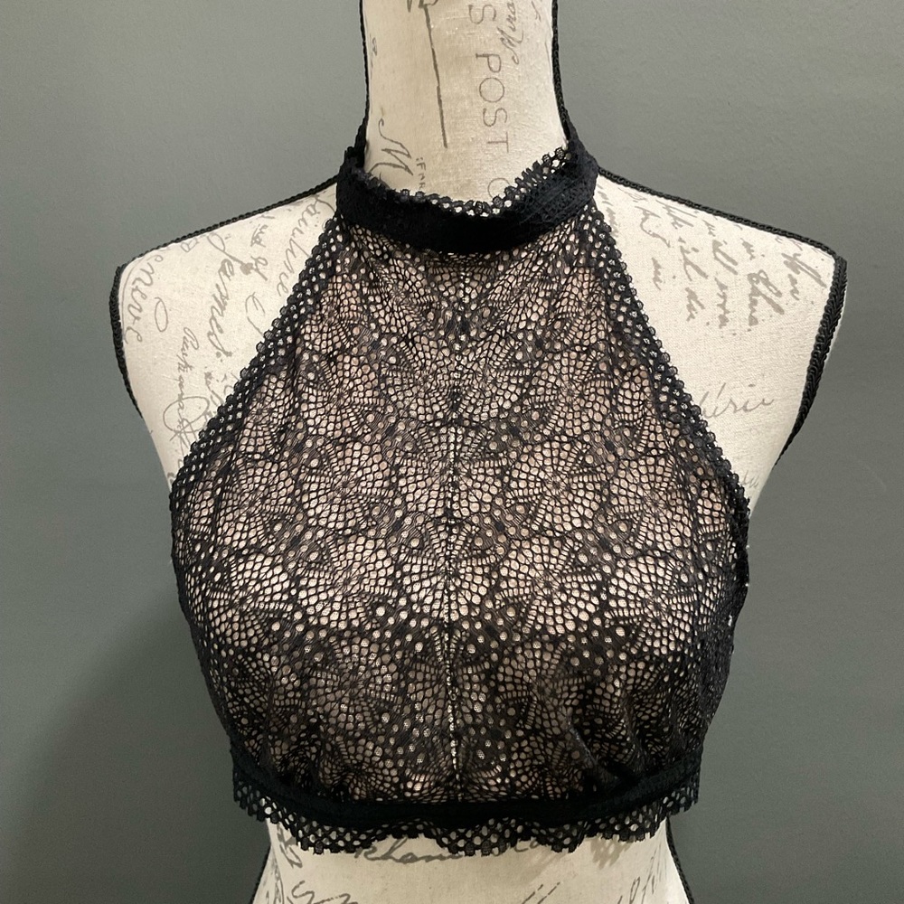 VICTORIAS SECRET TRIANGLE LACE BRALETTE TOP